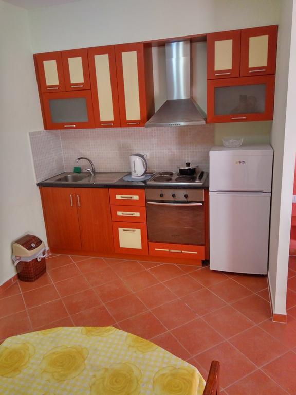 Aldom Apartments Durres Bagian luar foto