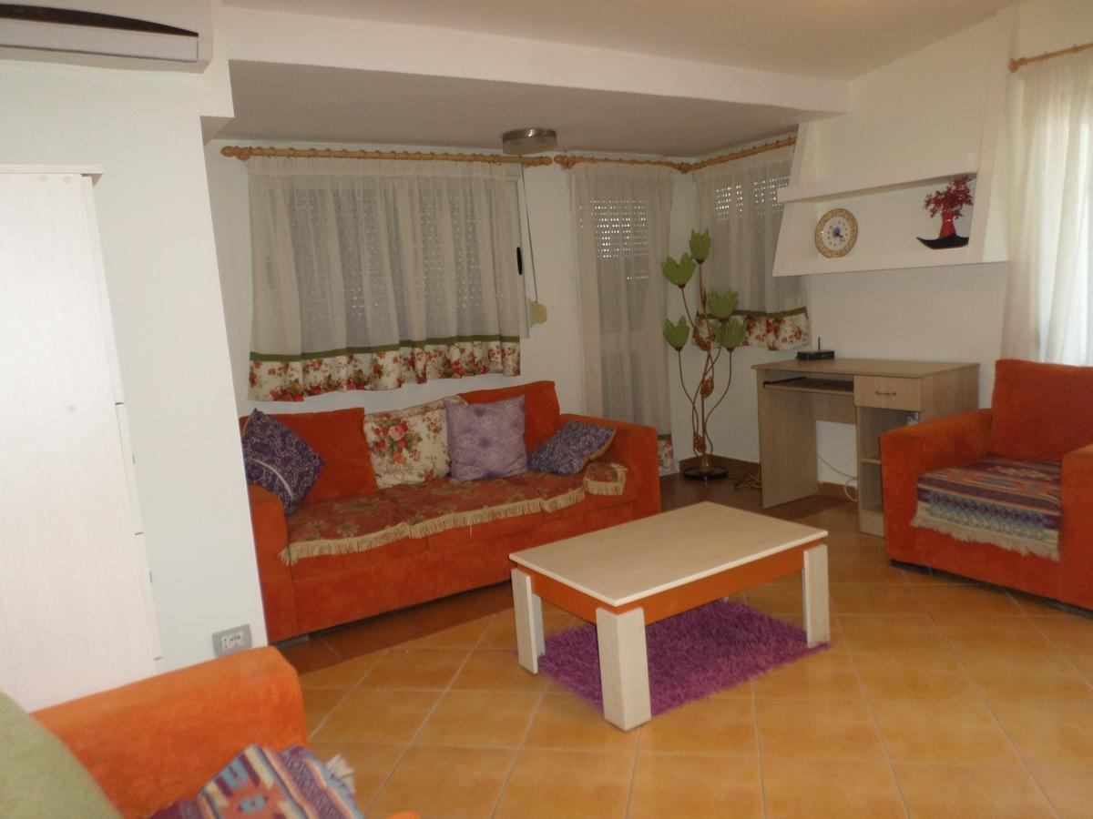 Aldom Apartments Durres Bagian luar foto